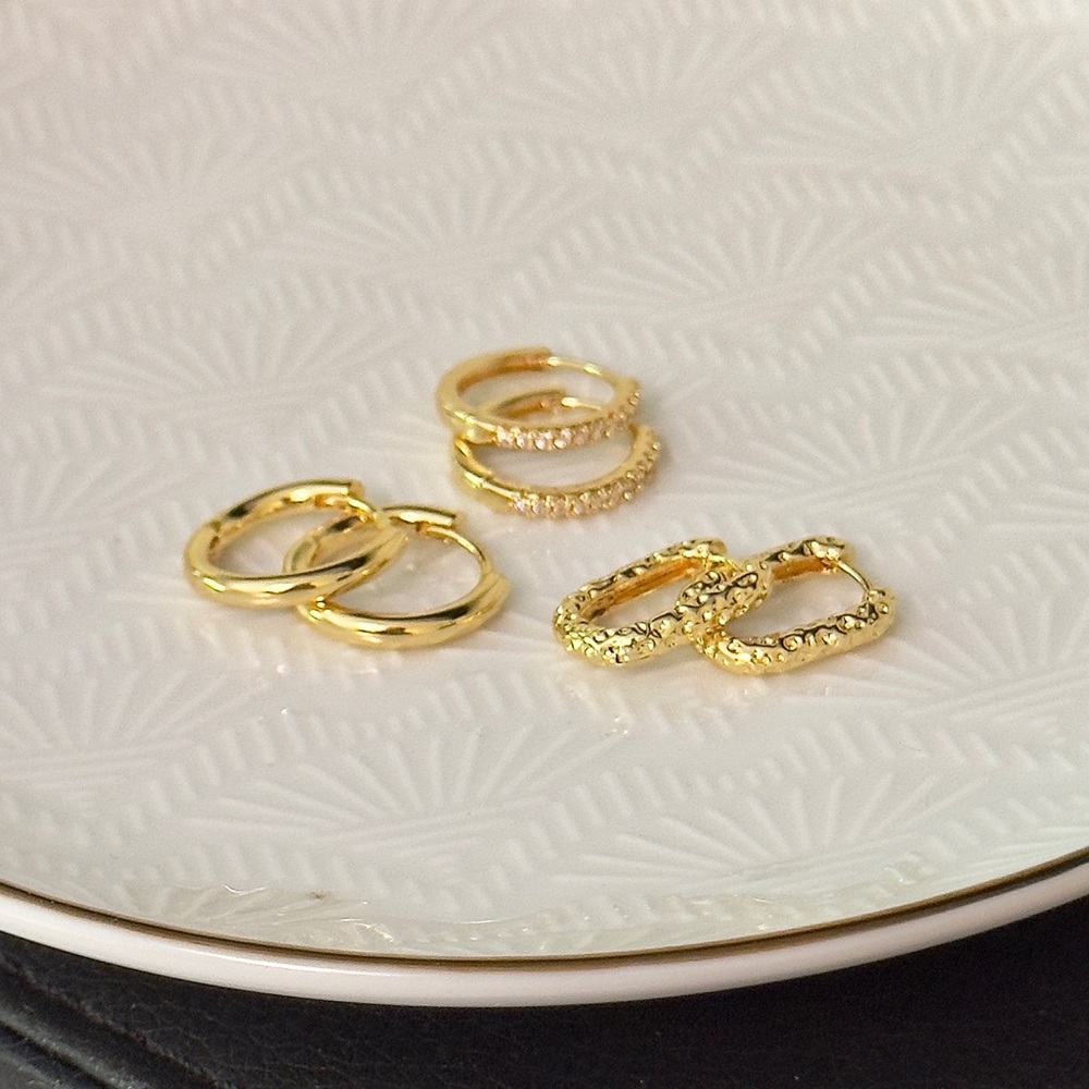 Small gold hoops